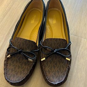 Michael Khors signature print loafers. 9.5M